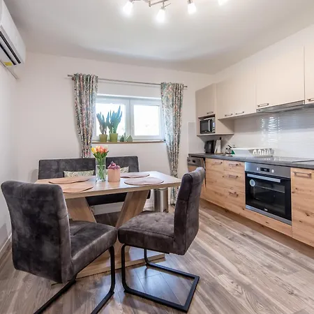 Apart Vila * Gyenesdiás